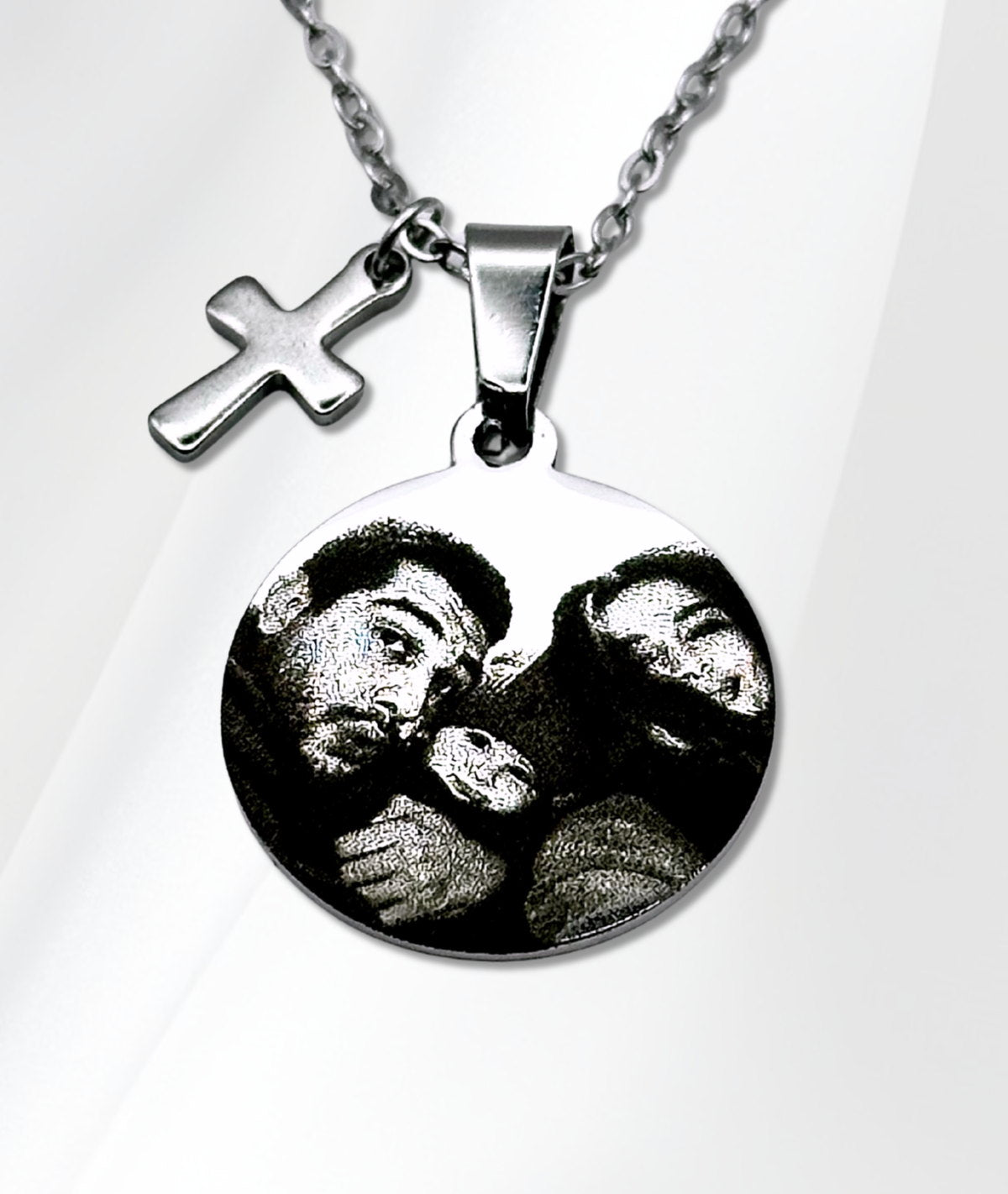 Lănțișor Poza Voastră - Gravat Realist – cadou personalizat gravat