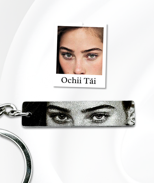 Breloc cu Ochii Tăi™ - Personalizat și Fotogravat în Oțel