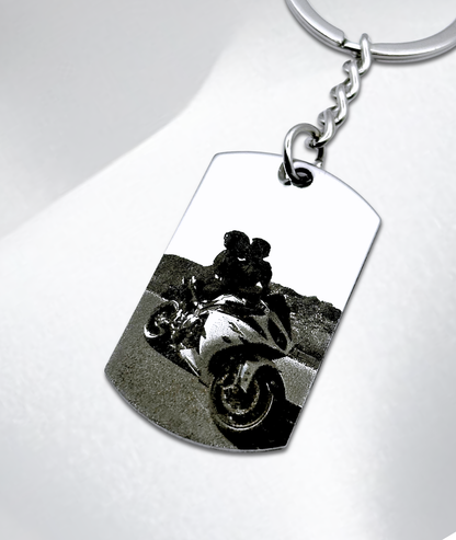 Breloc cu Poza Voastră™ - Personalizat și Fotogravat în Oțel