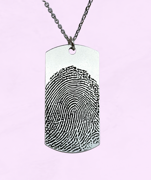 Lănțișor argint personalizat cu amprenta persoanei iubite.